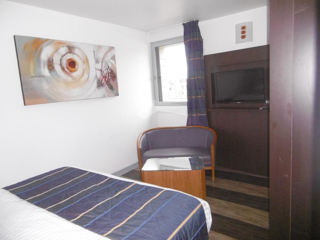 De L'arrivee Hotel 2*