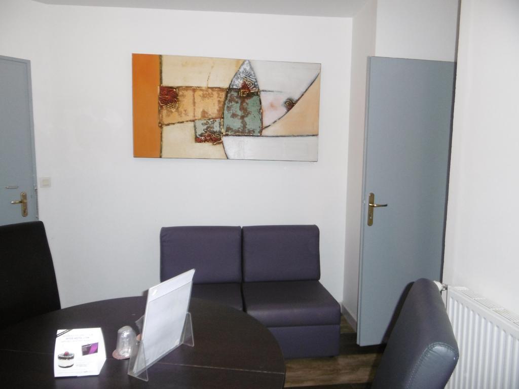 De L'arrivee Hotel Guingamp