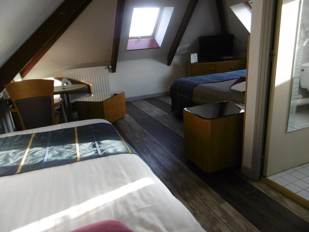De L'arrivee Hotel 2*